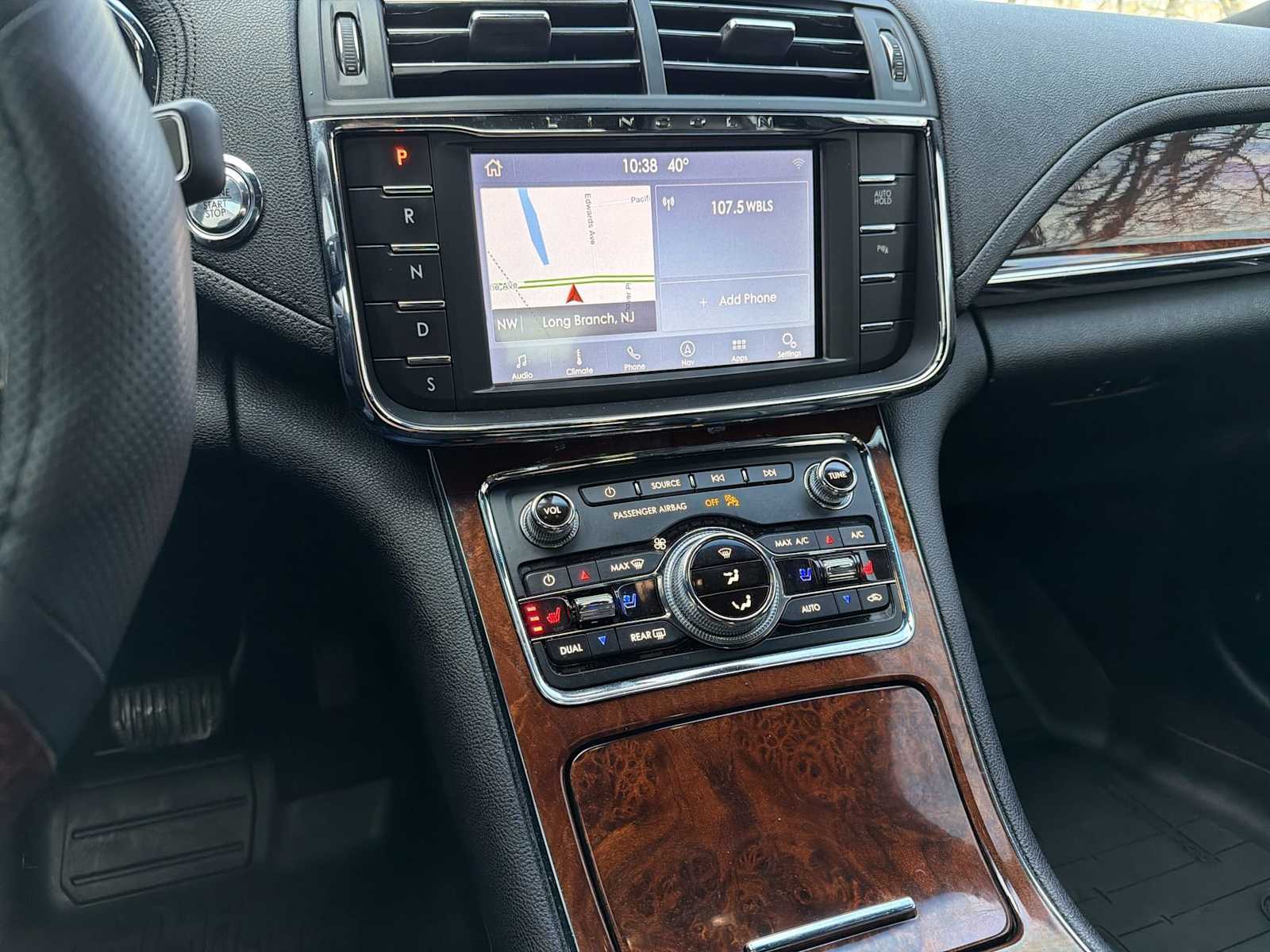 Thumbnail: 2020 Lincoln Continental - 26