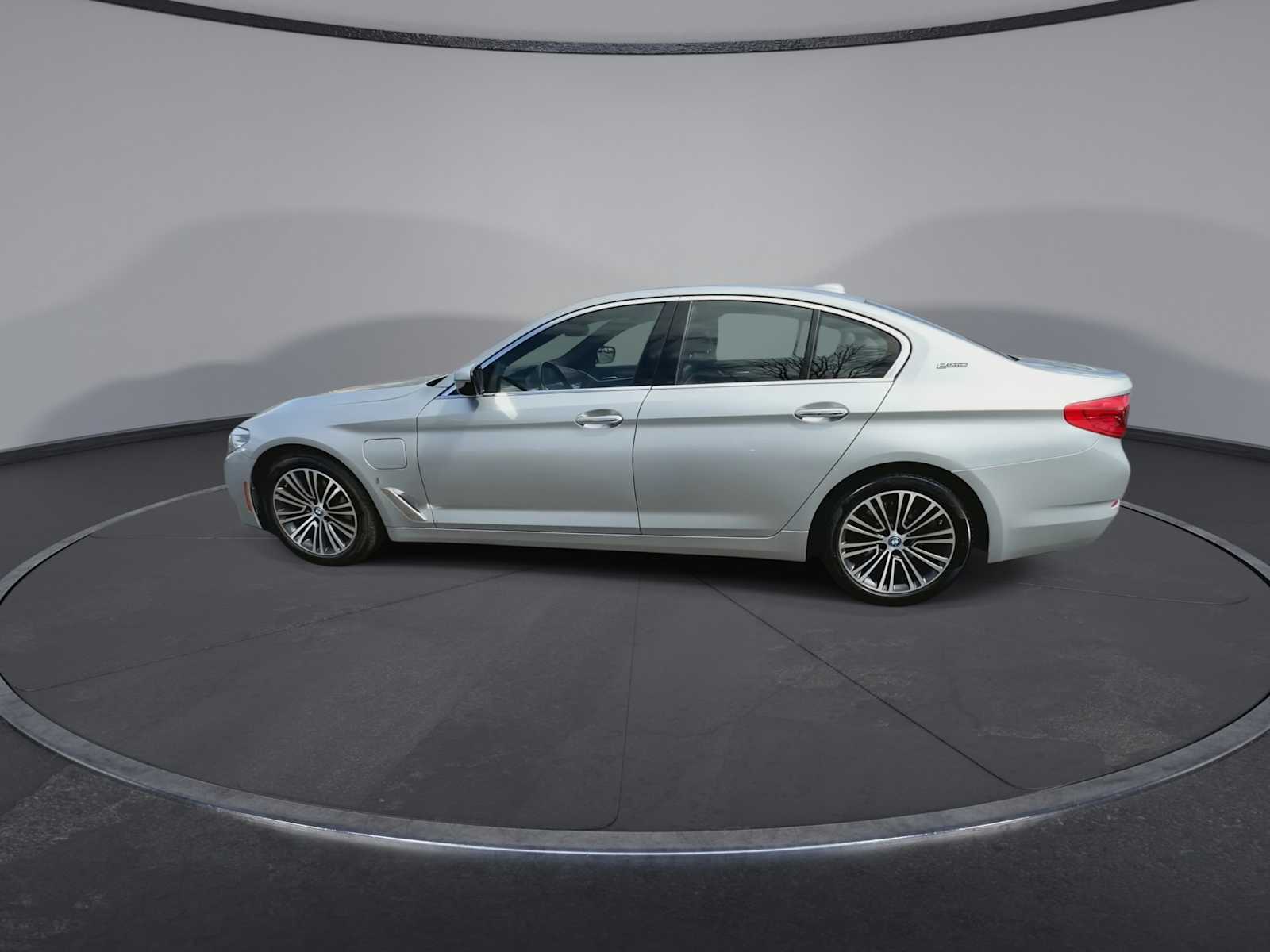 Thumbnail: 2018 BMW 5 Series - 5