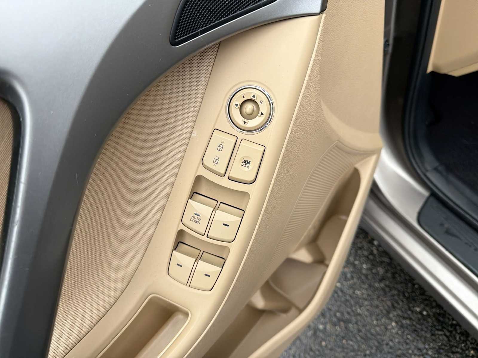 Thumbnail: 2013 Hyundai Elantra - 22