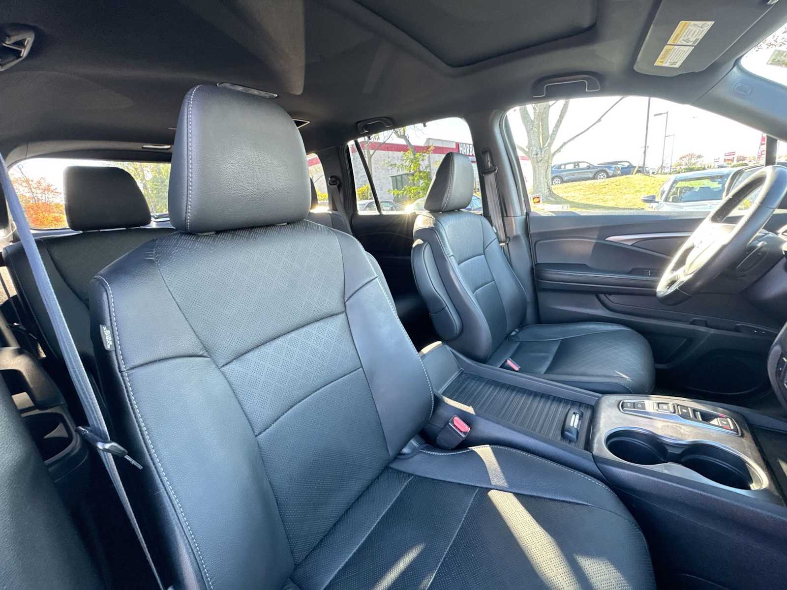 Thumbnail: 2019 Honda Passport - 17