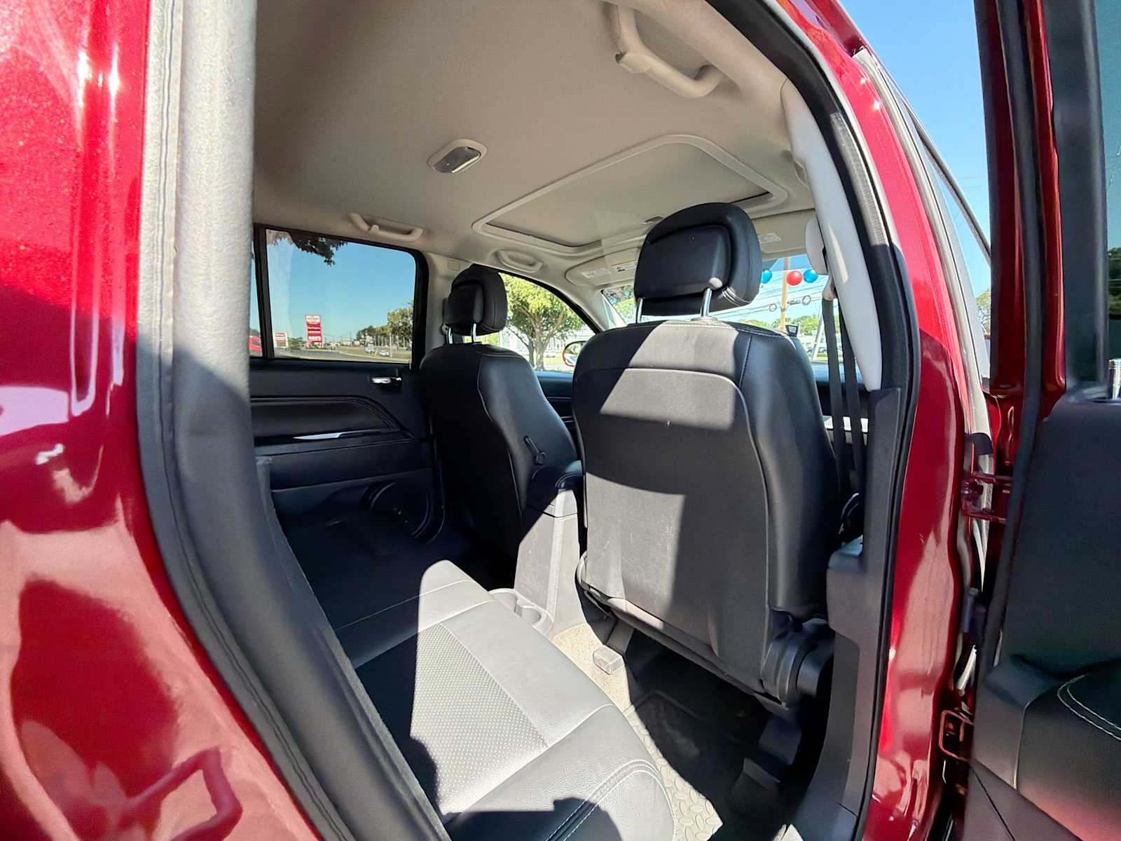 Thumbnail: 2016 Jeep Compass - 14