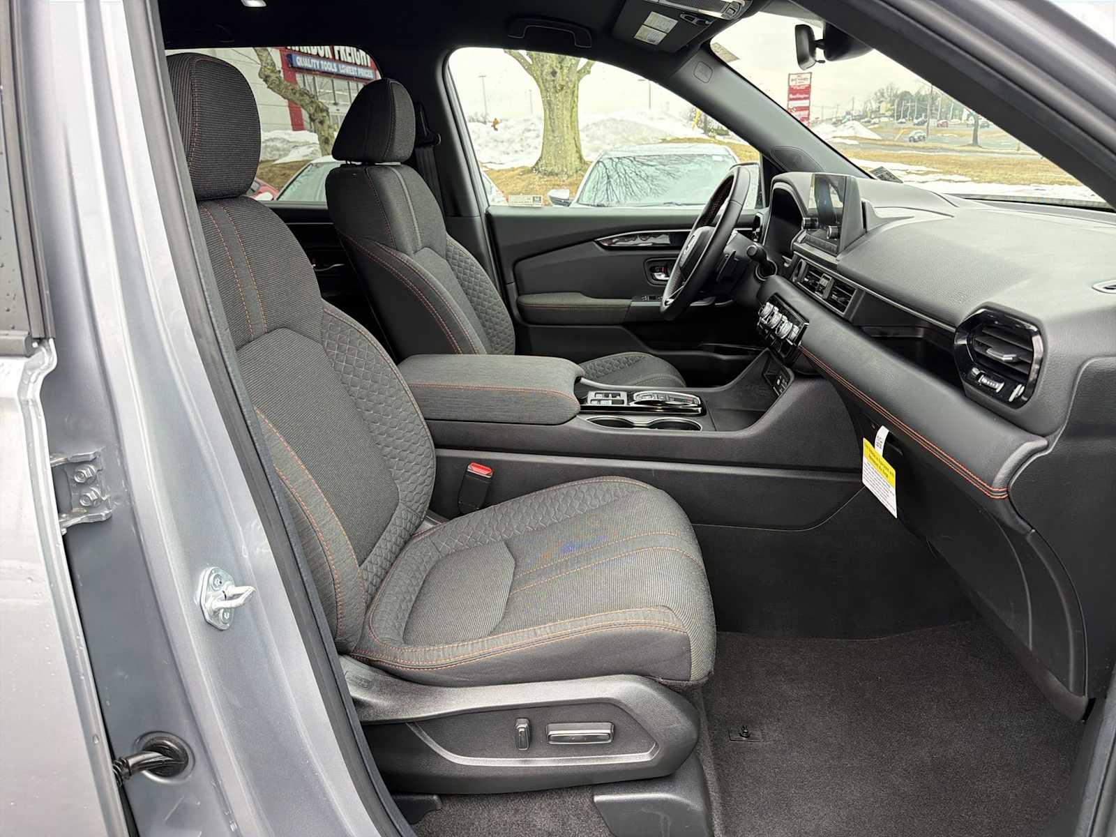 Thumbnail: 2025 Honda Pilot - 15