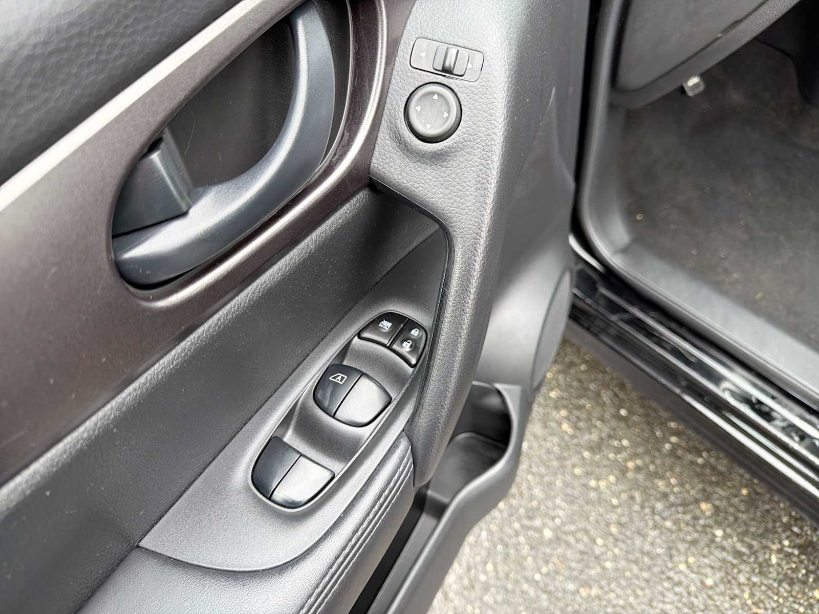 Thumbnail: 2020 Nissan Rogue Sport - 22