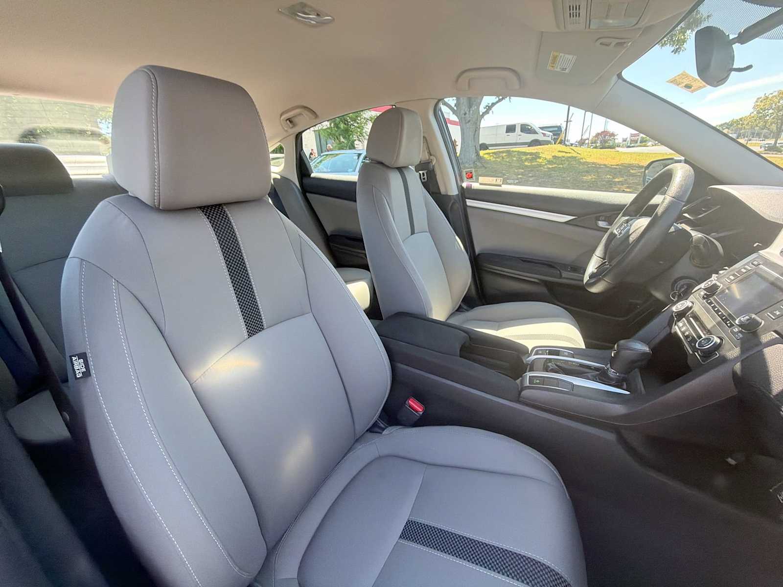 Thumbnail: 2019 Honda Civic - 17