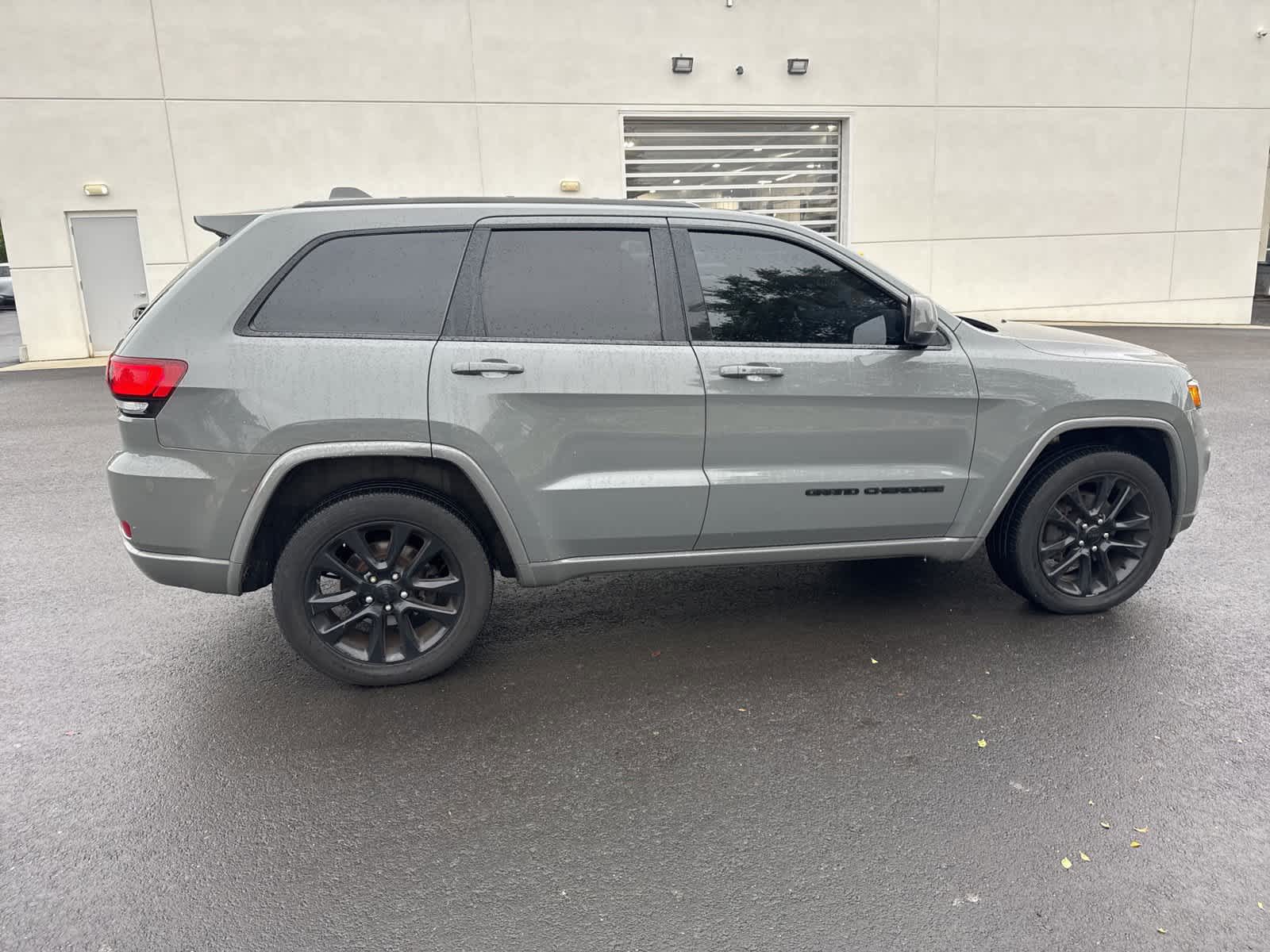 Thumbnail: 2020 Jeep Grand Cherokee - 6