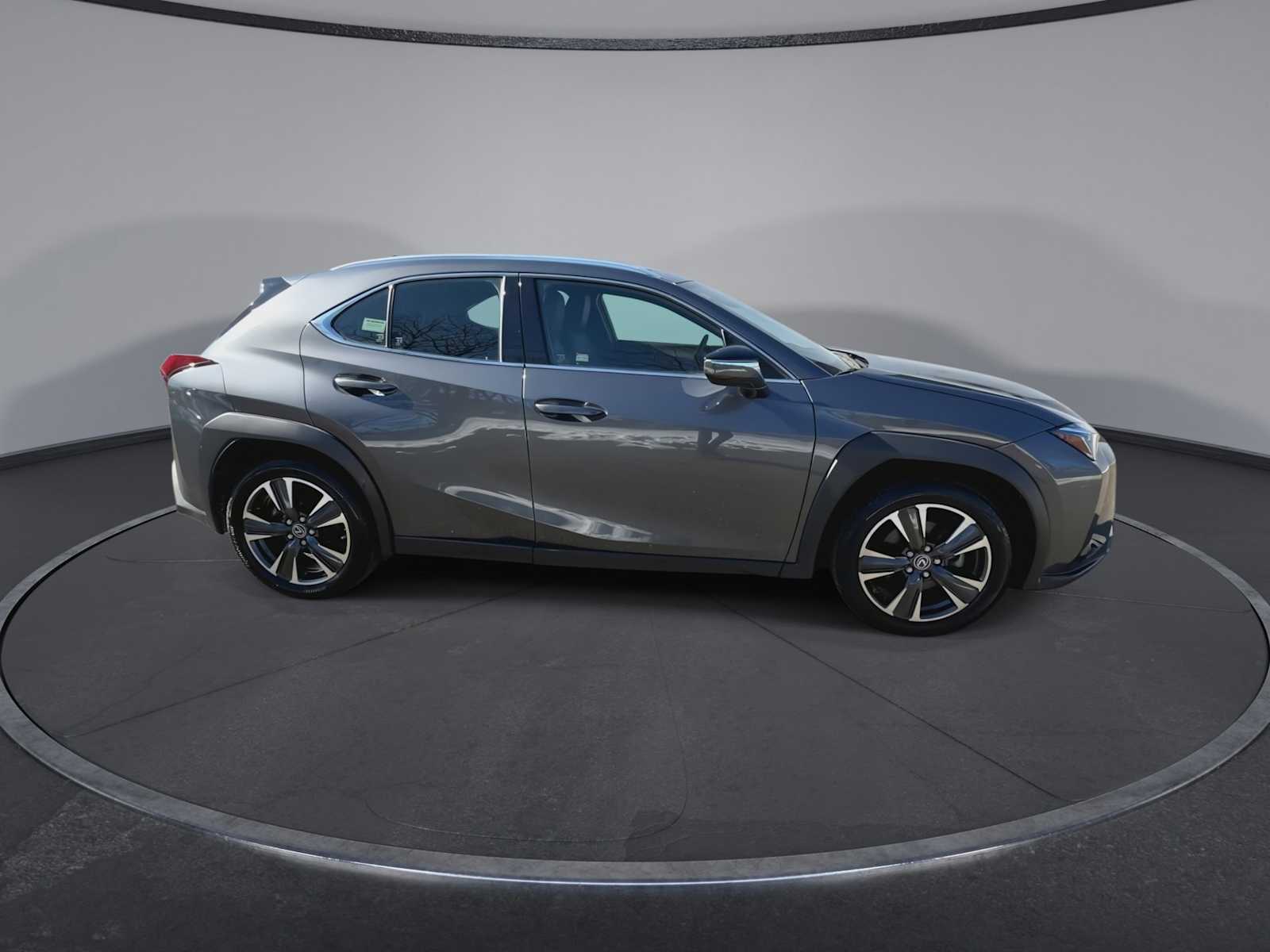 Thumbnail: 2023 Lexus UX - 9