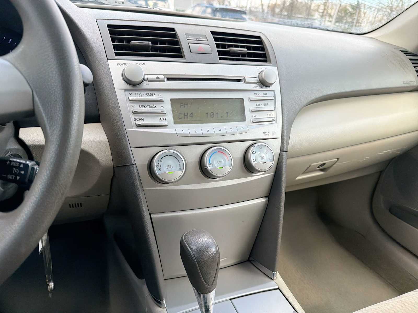 Thumbnail: 2011 Toyota Camry - 25