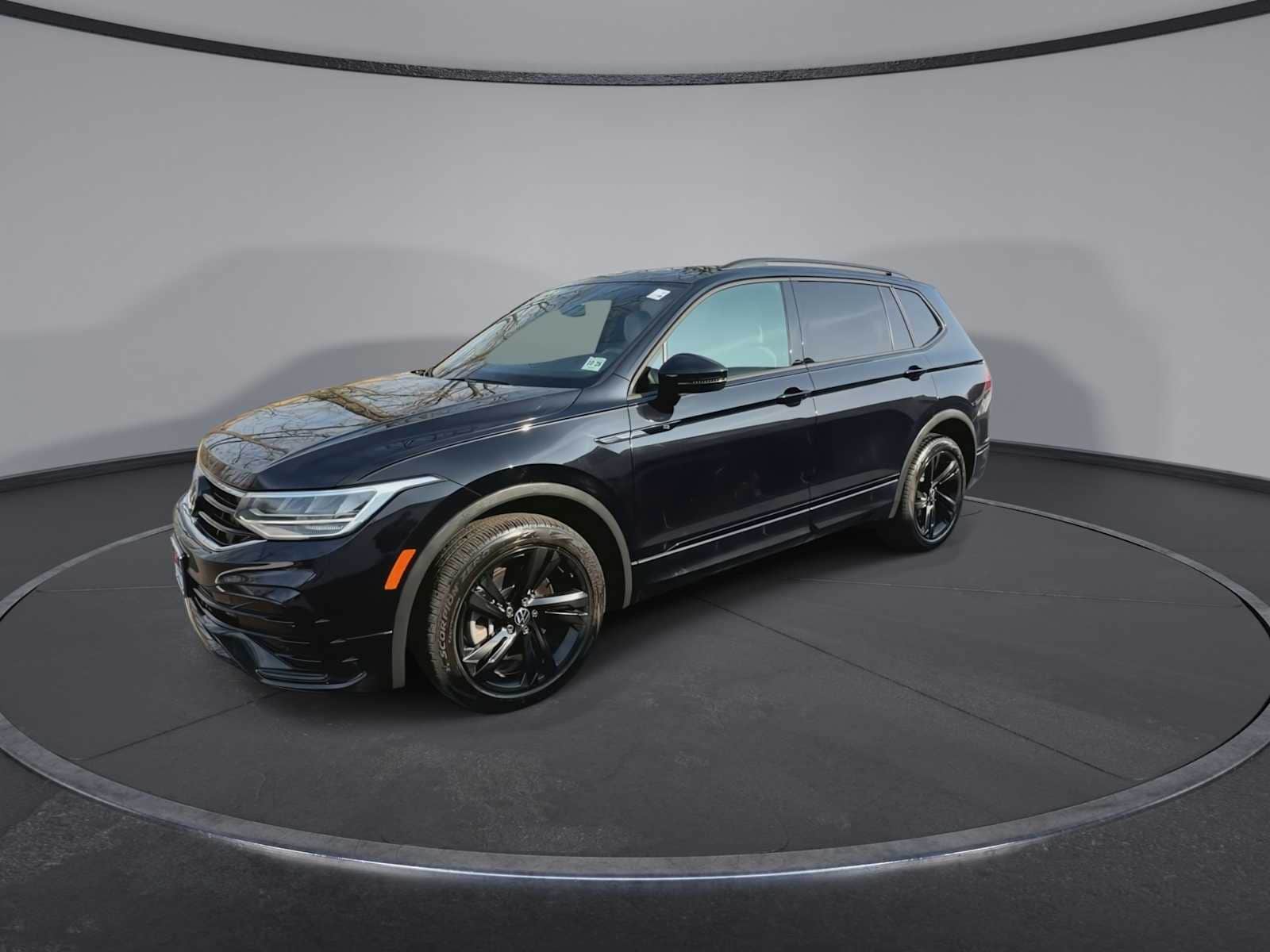 Thumbnail: 2024 Volkswagen Tiguan - 4