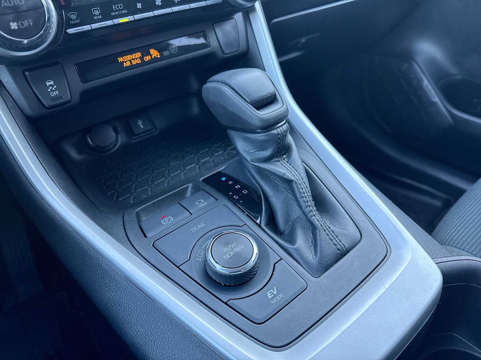 Thumbnail: 2022 Toyota RAV4 - 29