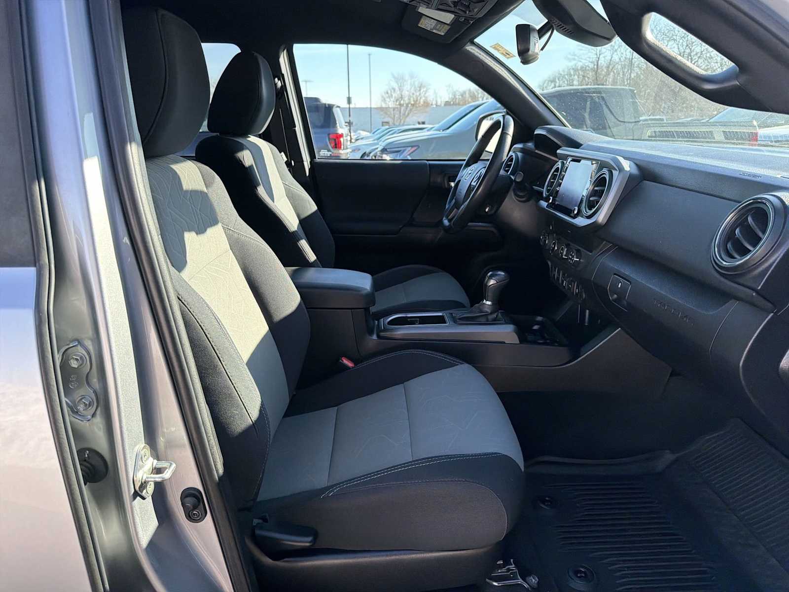 Thumbnail: 2020 Toyota Tacoma - 15