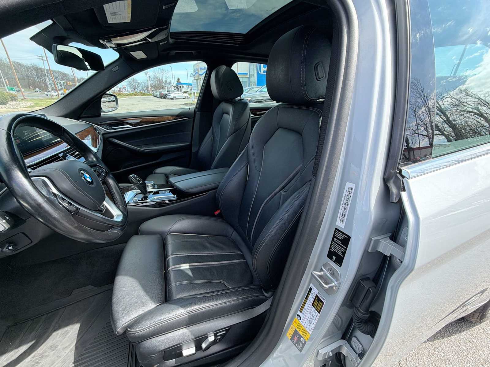 Thumbnail: 2018 BMW 5 Series - 21