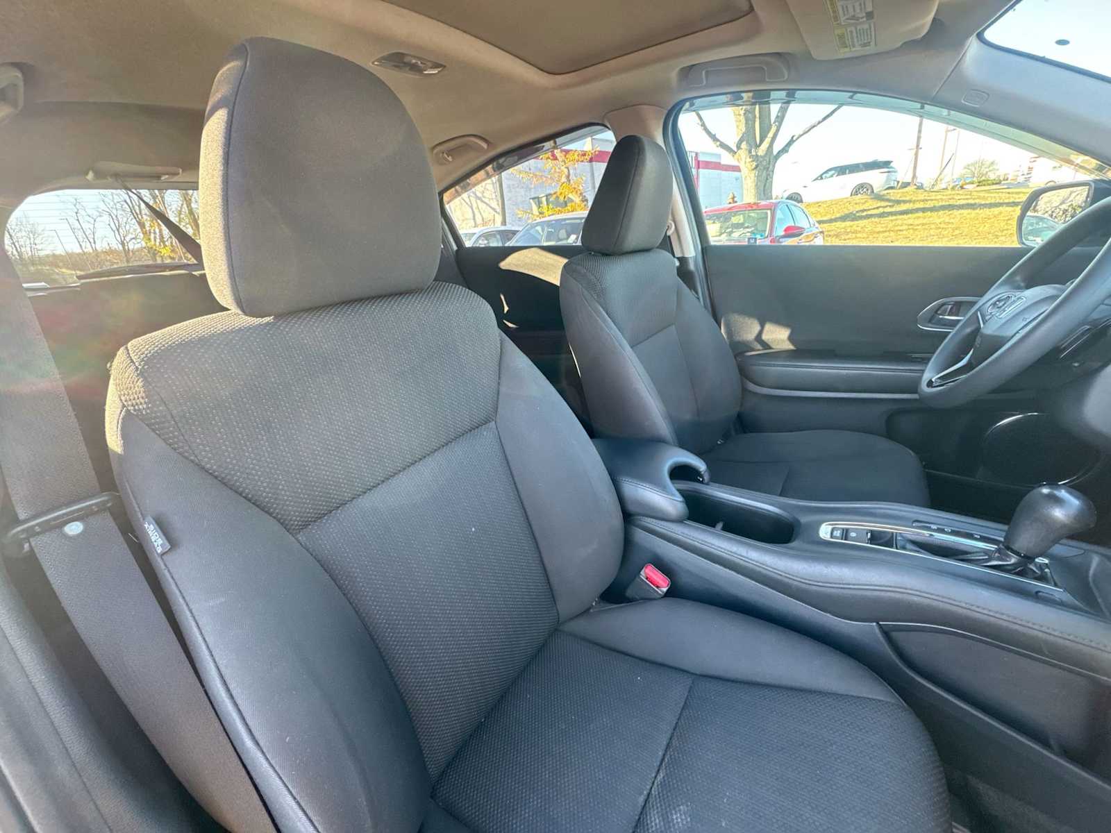 Thumbnail: 2017 Honda HR-V - 17