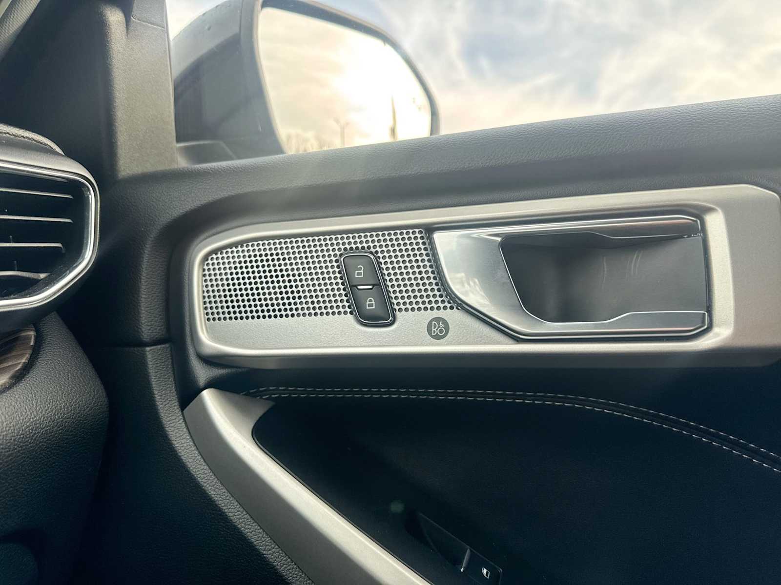 Thumbnail: 2022 Ford Explorer - 28