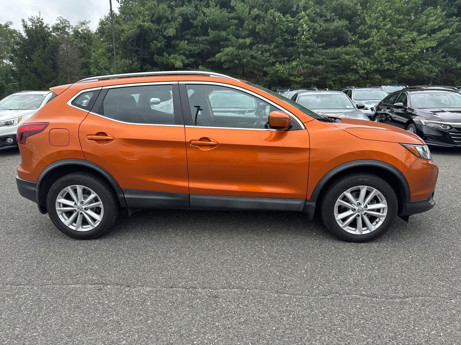 Thumbnail: 2017 Nissan Rogue Sport - 6