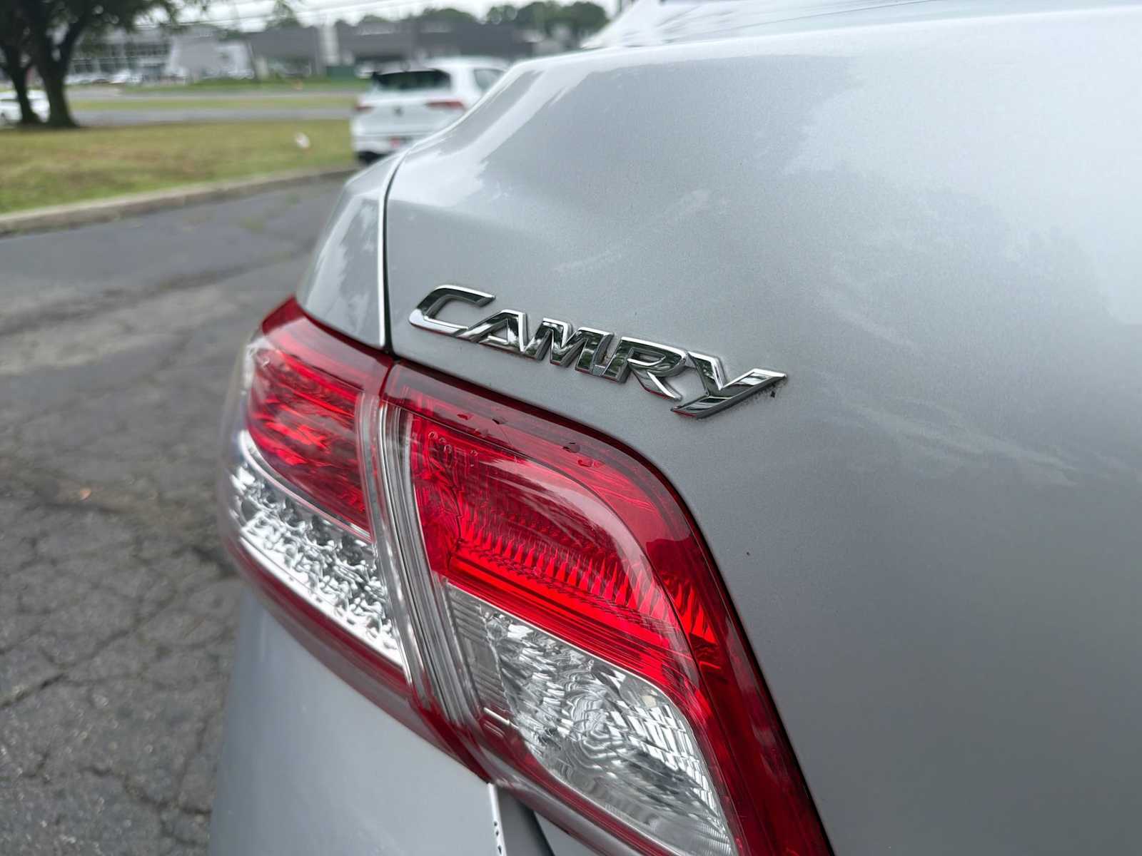 Thumbnail: 2010 Toyota Camry - 18