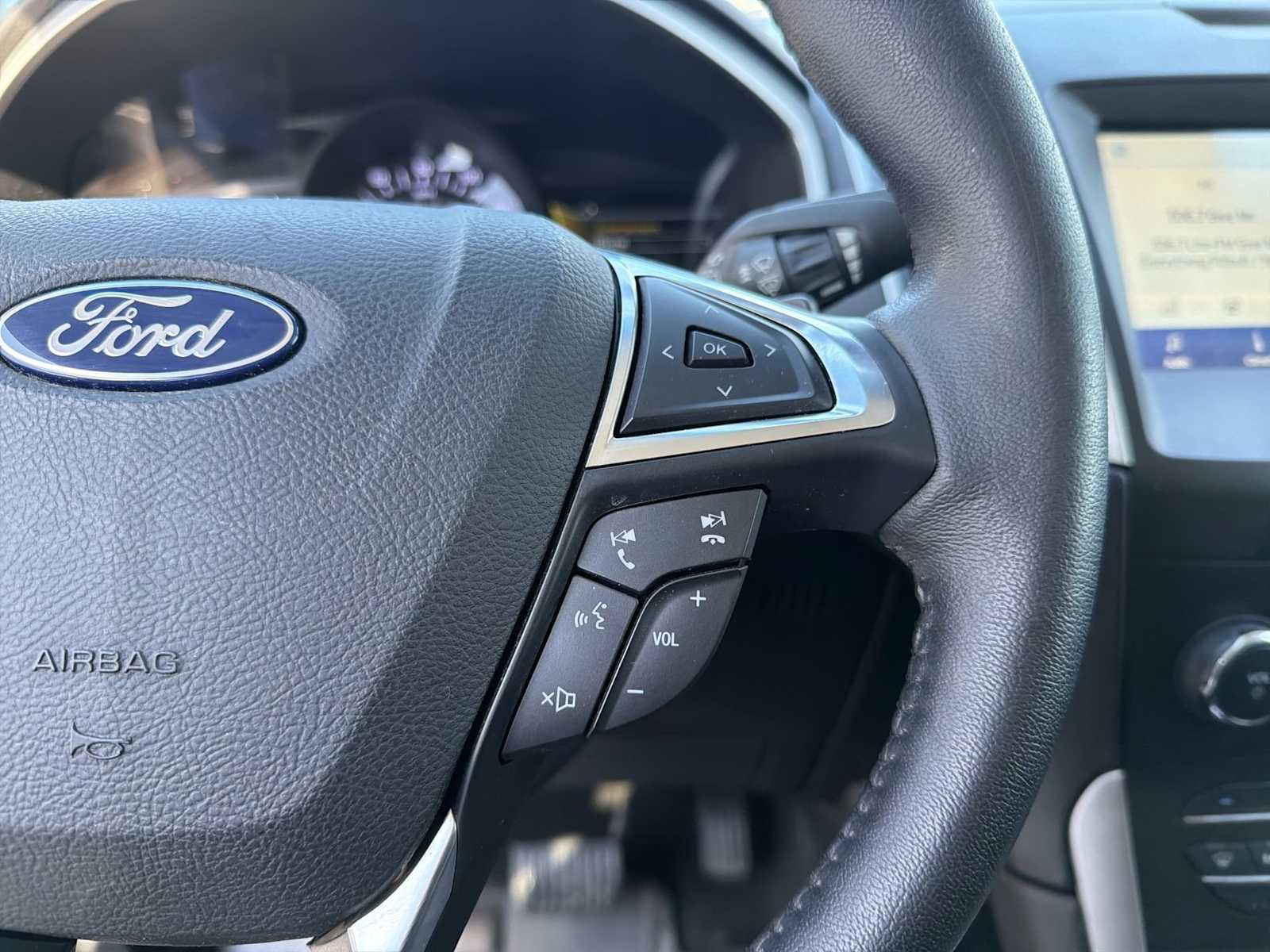 Thumbnail: 2019 Ford Edge - 26