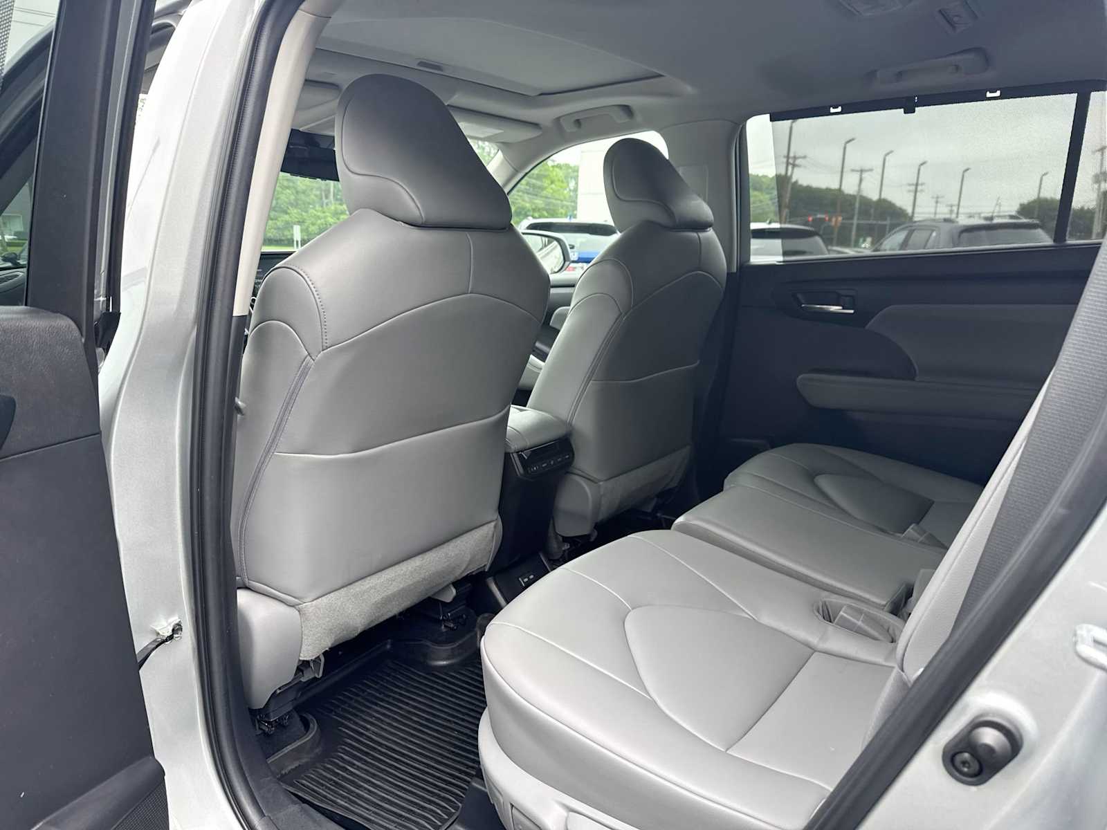 2022 Toyota Highlander XLE 12