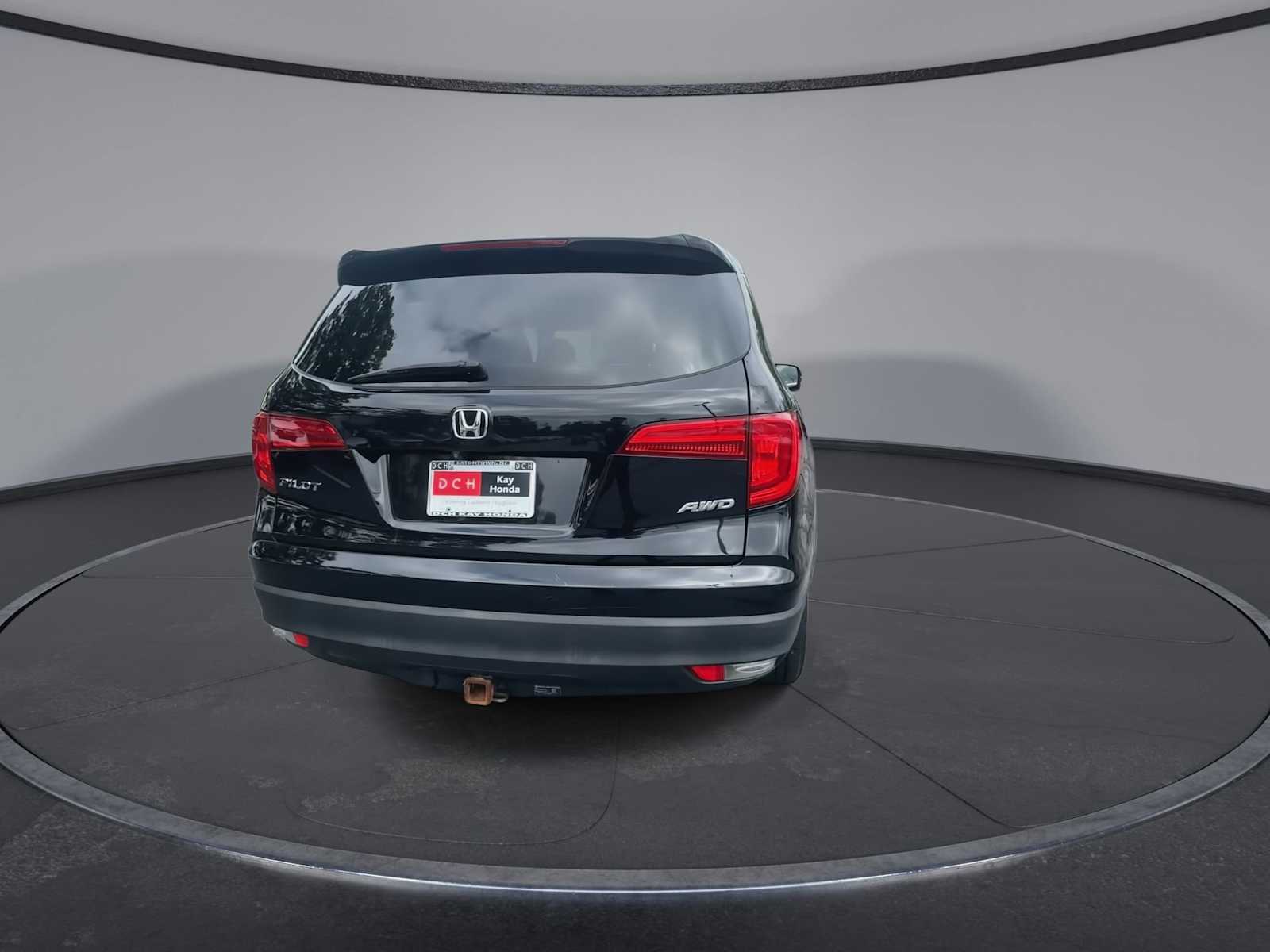 Thumbnail: 2017 Honda Pilot - 7