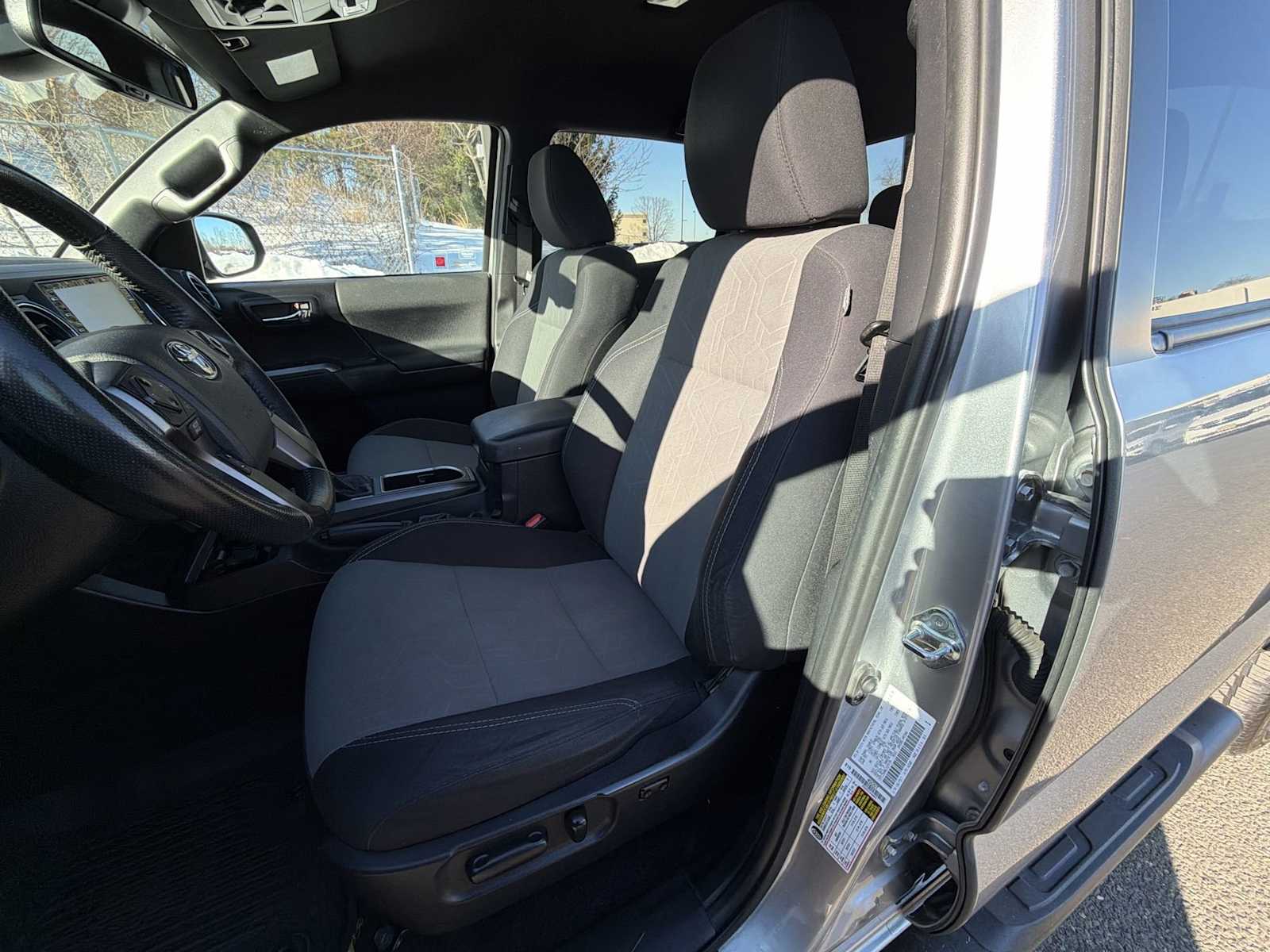 Thumbnail: 2020 Toyota Tacoma - 21