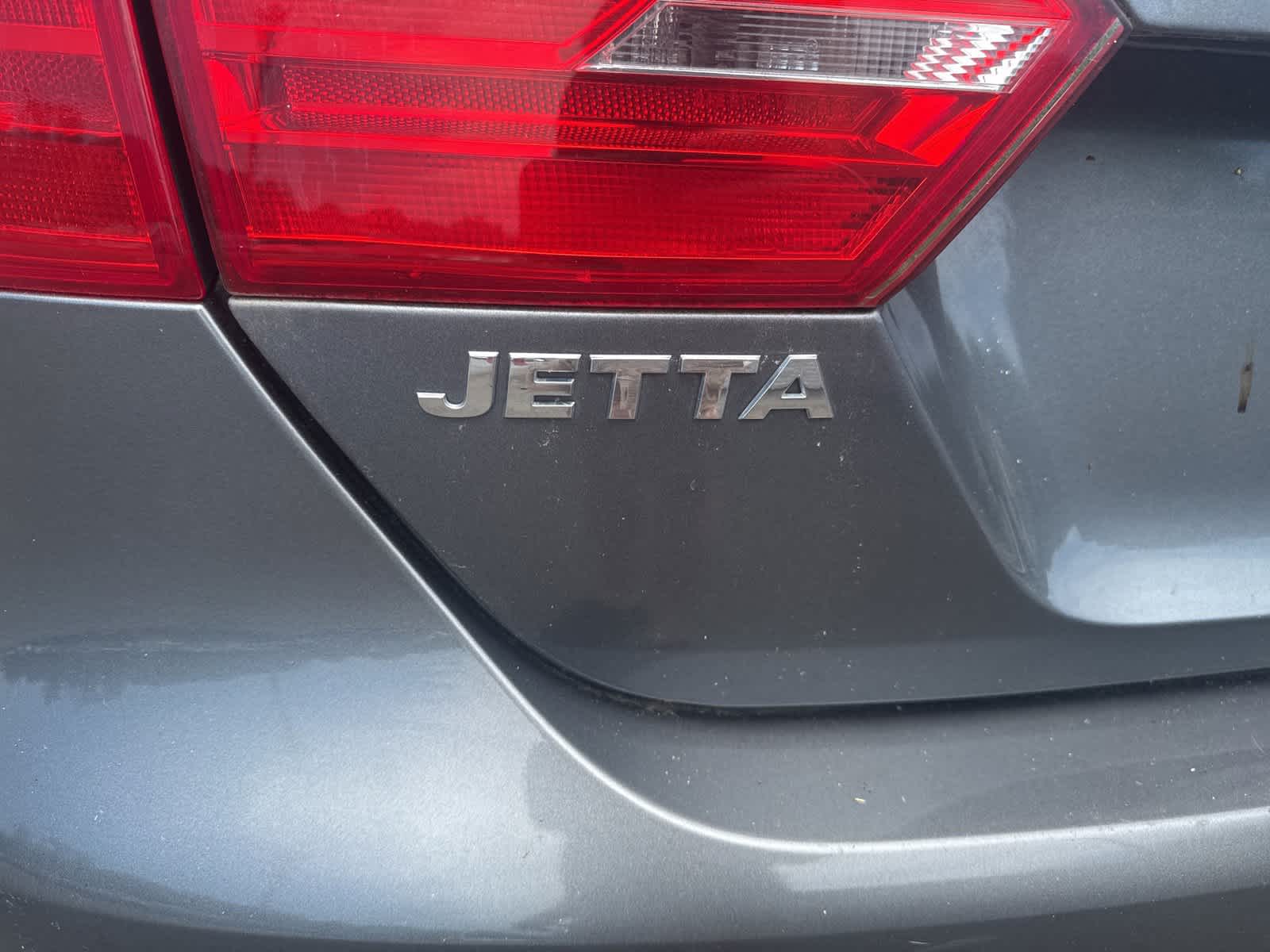 Thumbnail: 2011 Volkswagen Jetta - 19