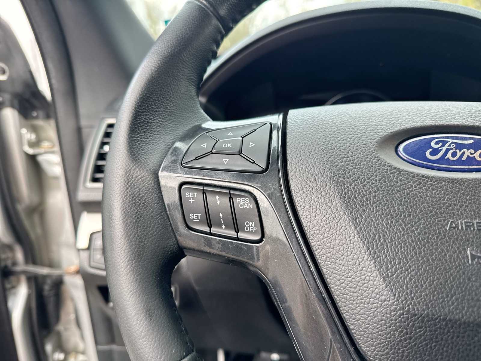 Thumbnail: 2019 Ford Explorer - 24