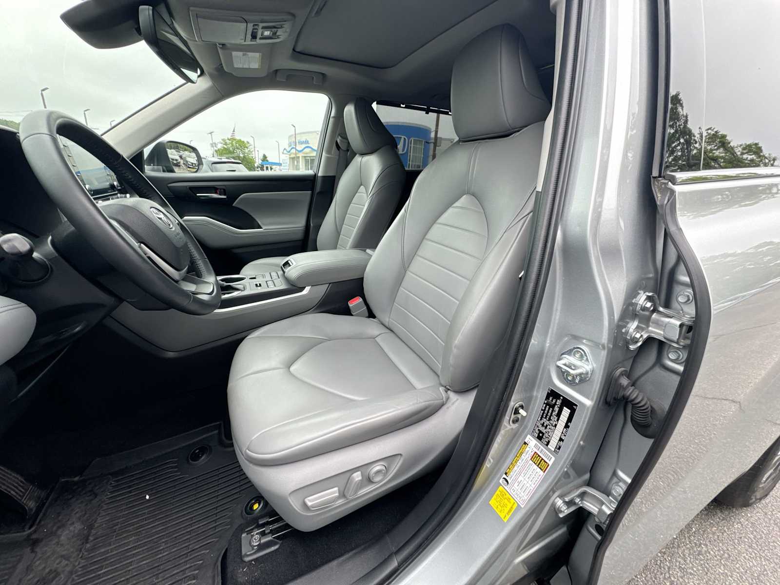 2022 Toyota Highlander XLE 21