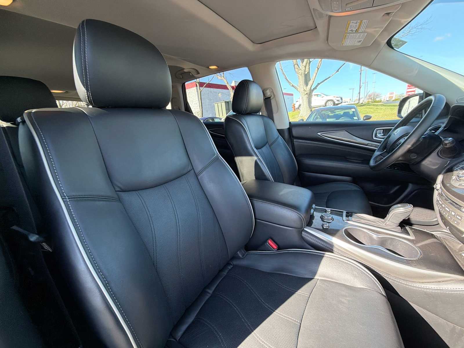 Thumbnail: 2019 INFINITI QX60 - 17