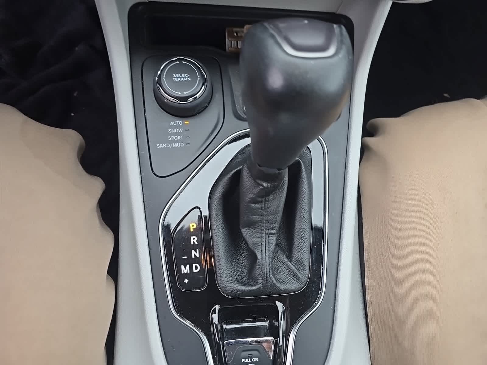 Thumbnail: 2020 Jeep Cherokee - 15
