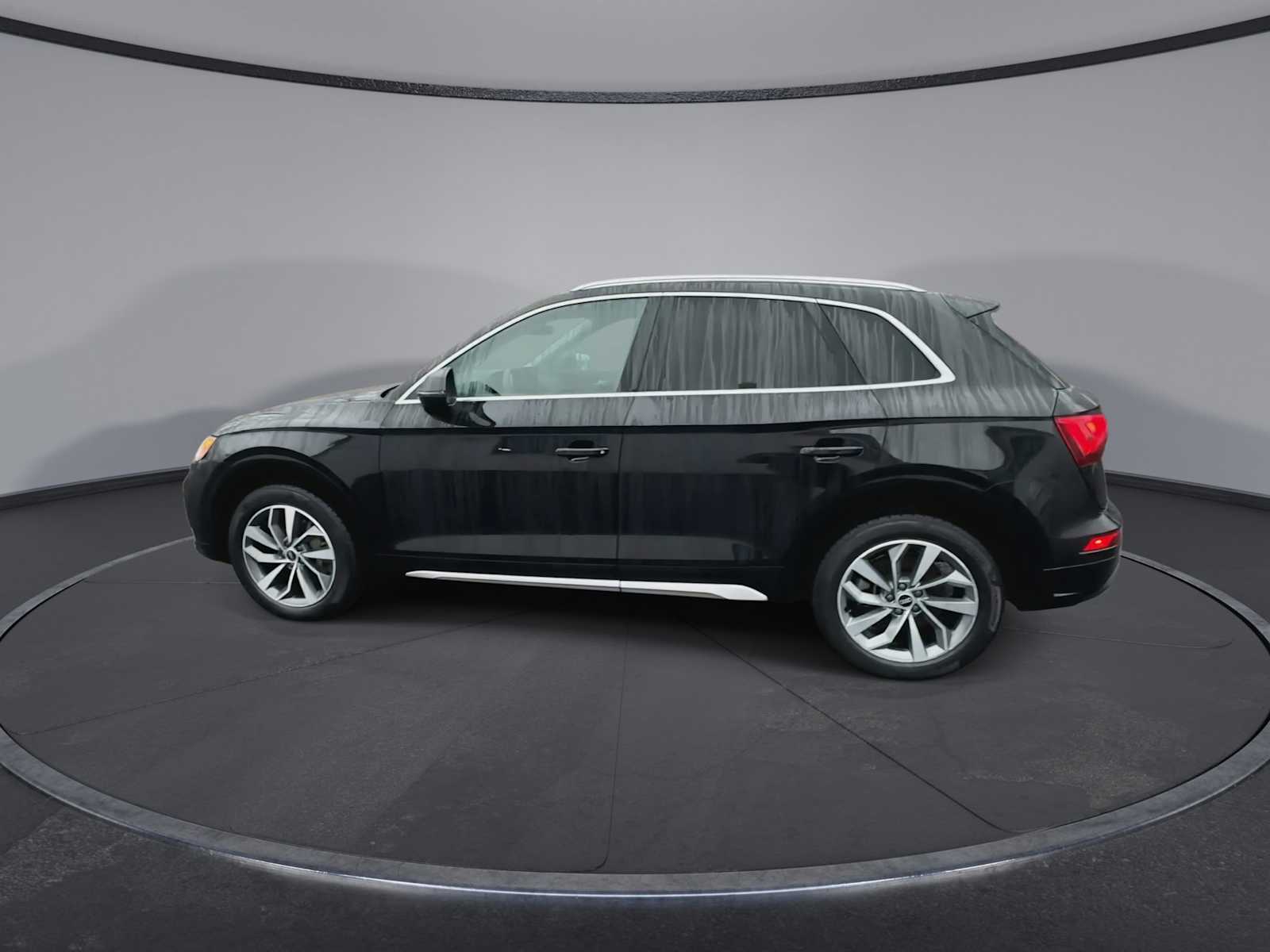 Thumbnail: 2021 Audi Q5 - 5