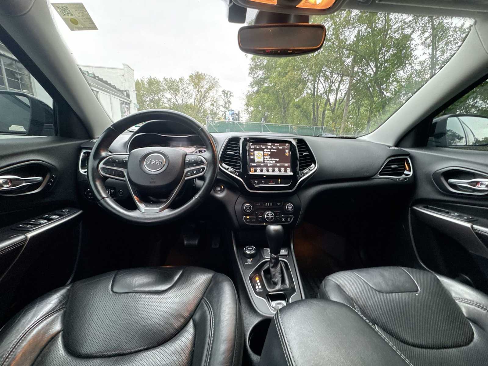 Thumbnail: 2019 Jeep Cherokee - 20