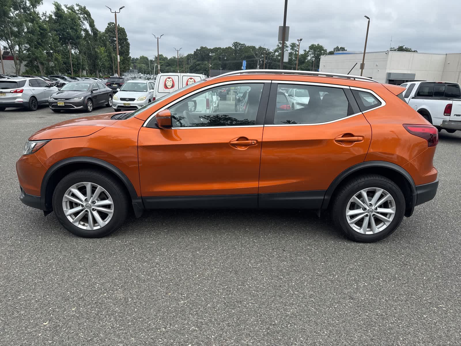 Thumbnail: 2017 Nissan Rogue Sport - 2