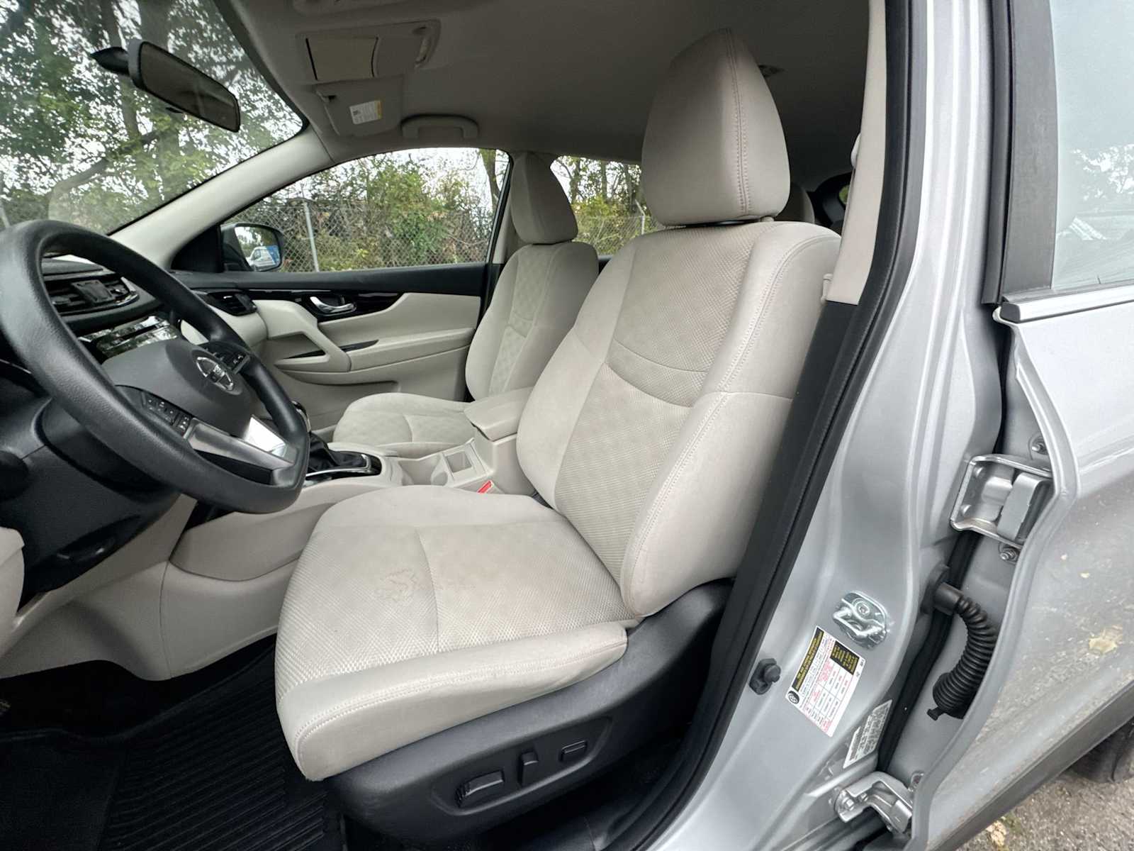 Thumbnail: 2018 Nissan Rogue Sport - 21