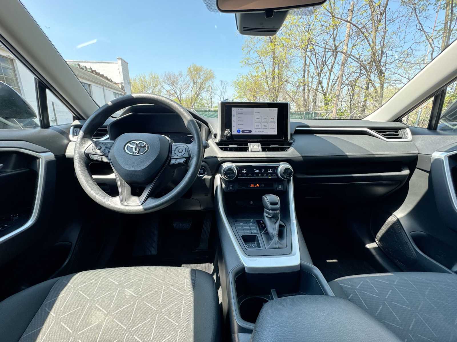 2024 Toyota RAV4 XLE 20