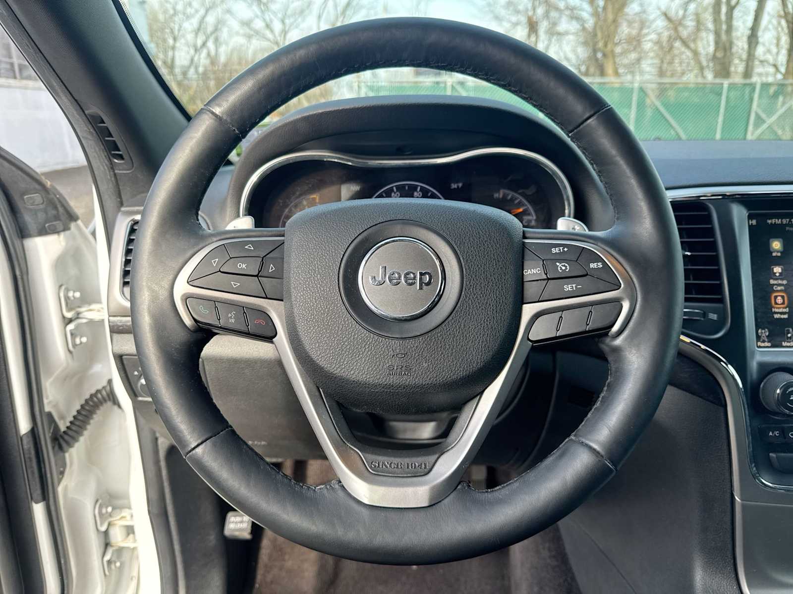 Thumbnail: 2017 Jeep Grand Cherokee - 24