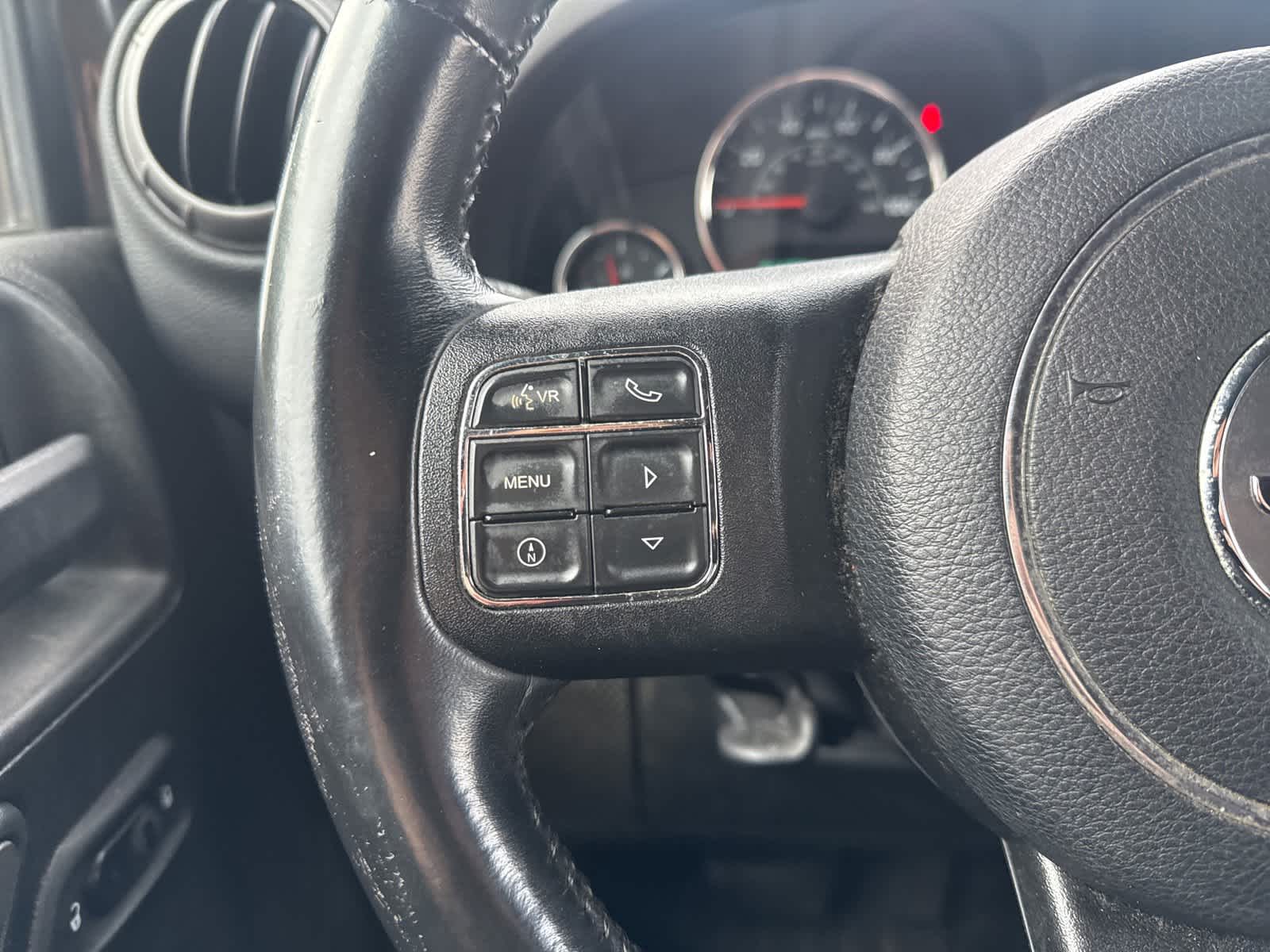 Thumbnail: 2016 Jeep Wrangler - 16