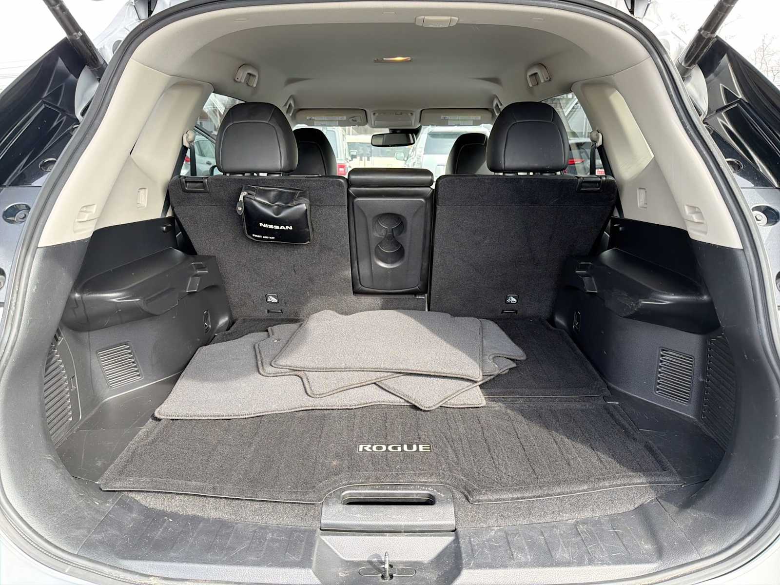 Thumbnail: 2018 Nissan Rogue - 32