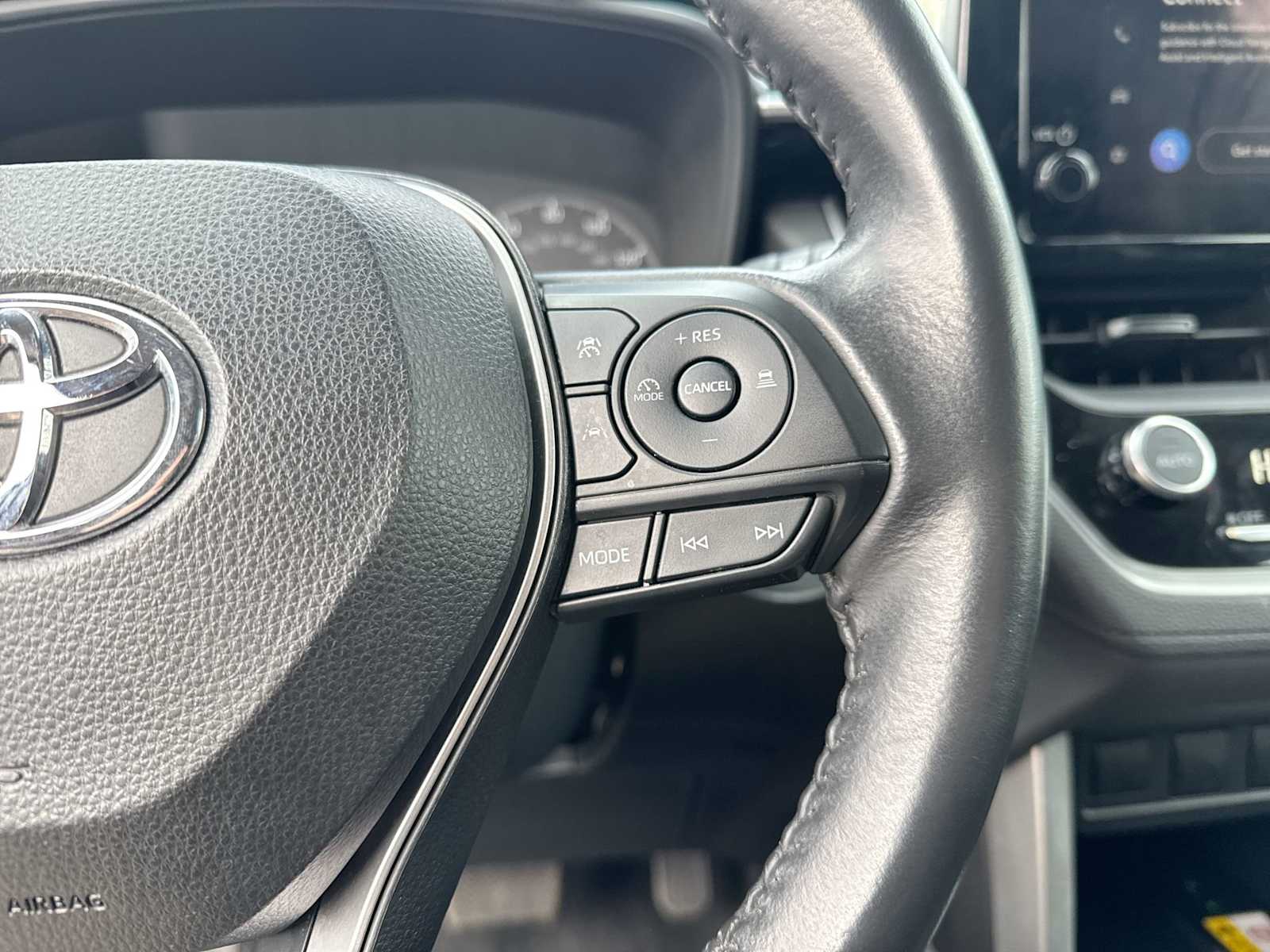 Thumbnail: 2023 Toyota Corolla Cross - 25