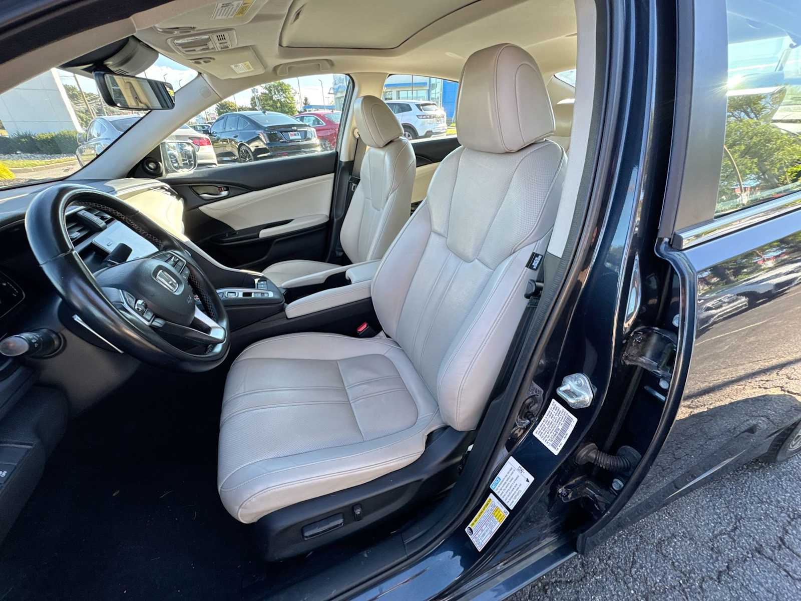 Thumbnail: 2021 Honda Insight - 21