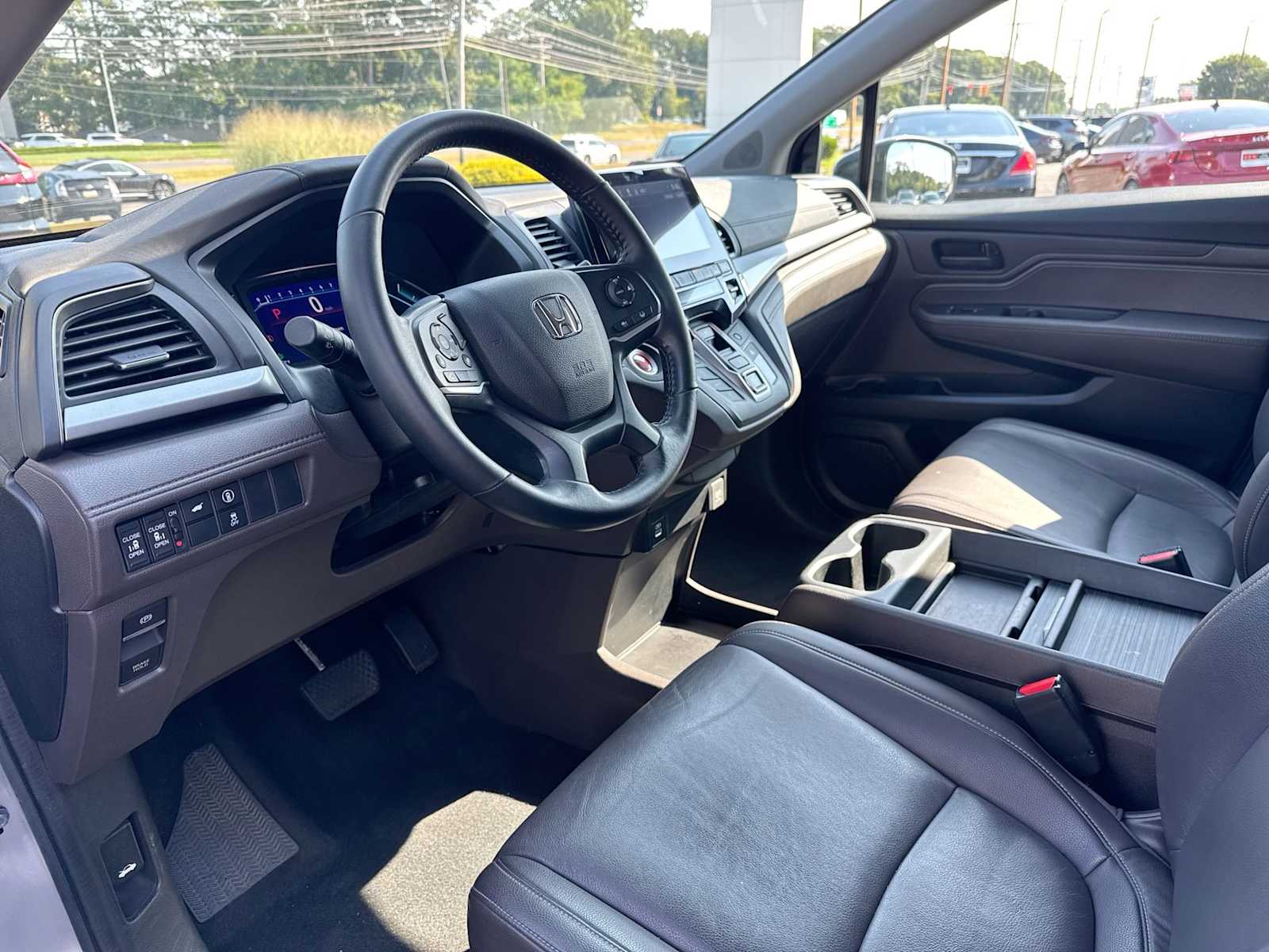 Thumbnail: 2023 Honda Odyssey - 10