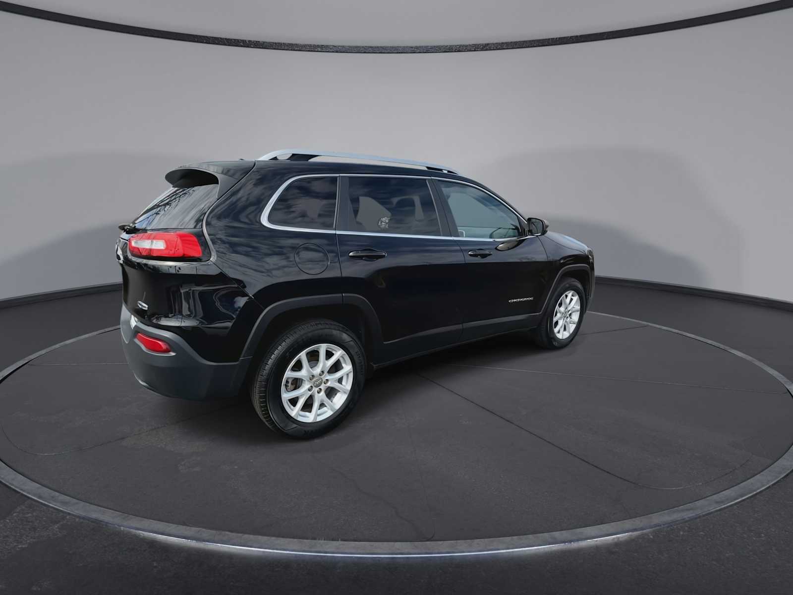 Thumbnail: 2018 Jeep Cherokee - 8