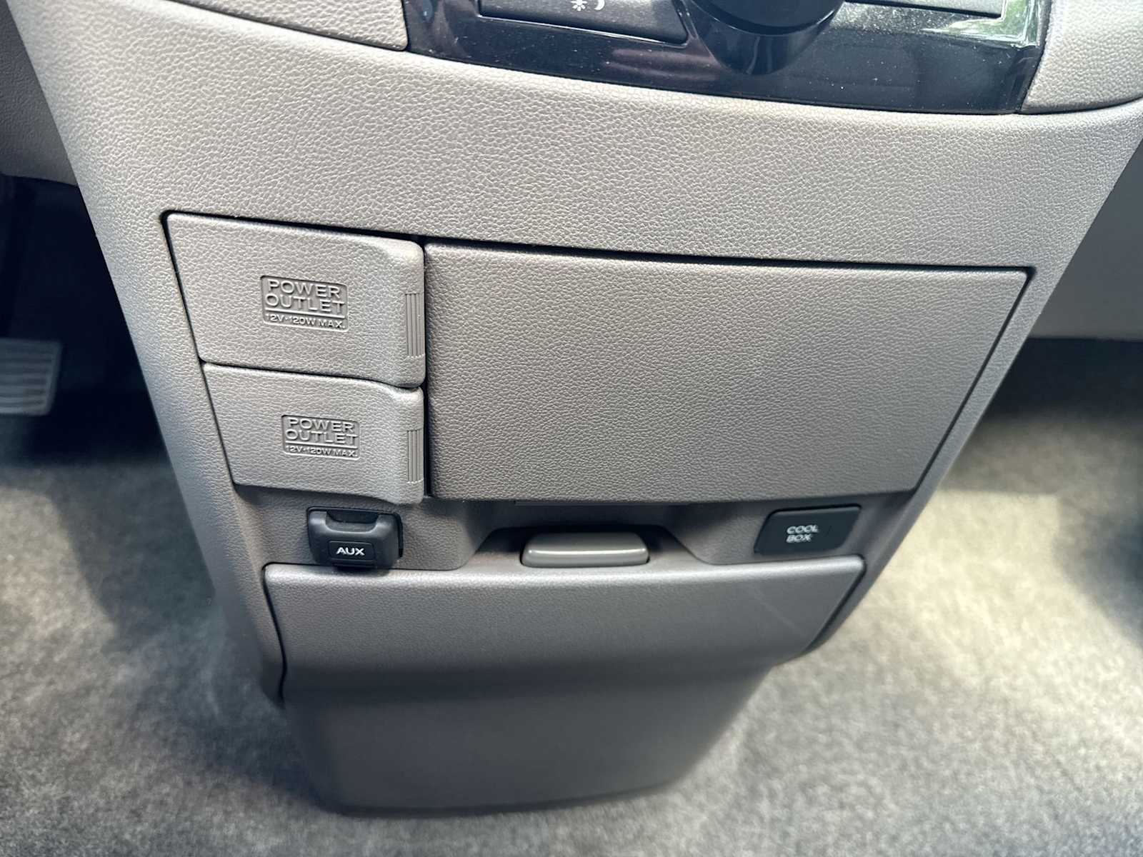 Thumbnail: 2013 Honda Odyssey - 29