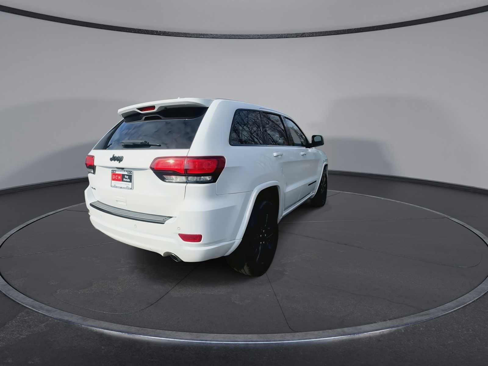 Thumbnail: 2017 Jeep Grand Cherokee - 8