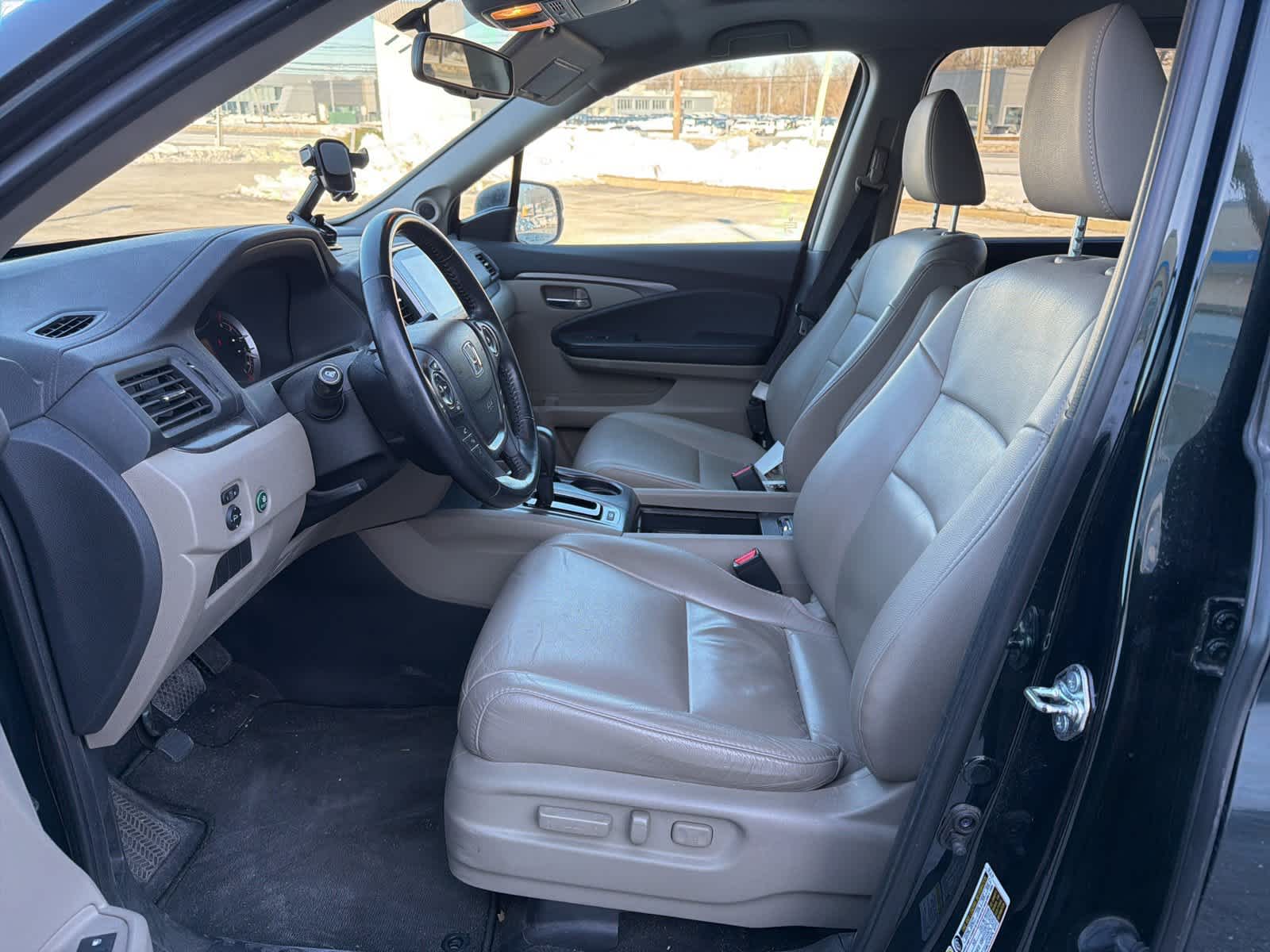 Thumbnail: 2016 Honda Pilot - 12