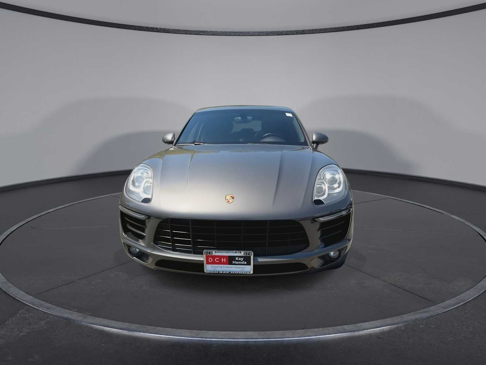 Thumbnail: 2016 Porsche Macan - 3