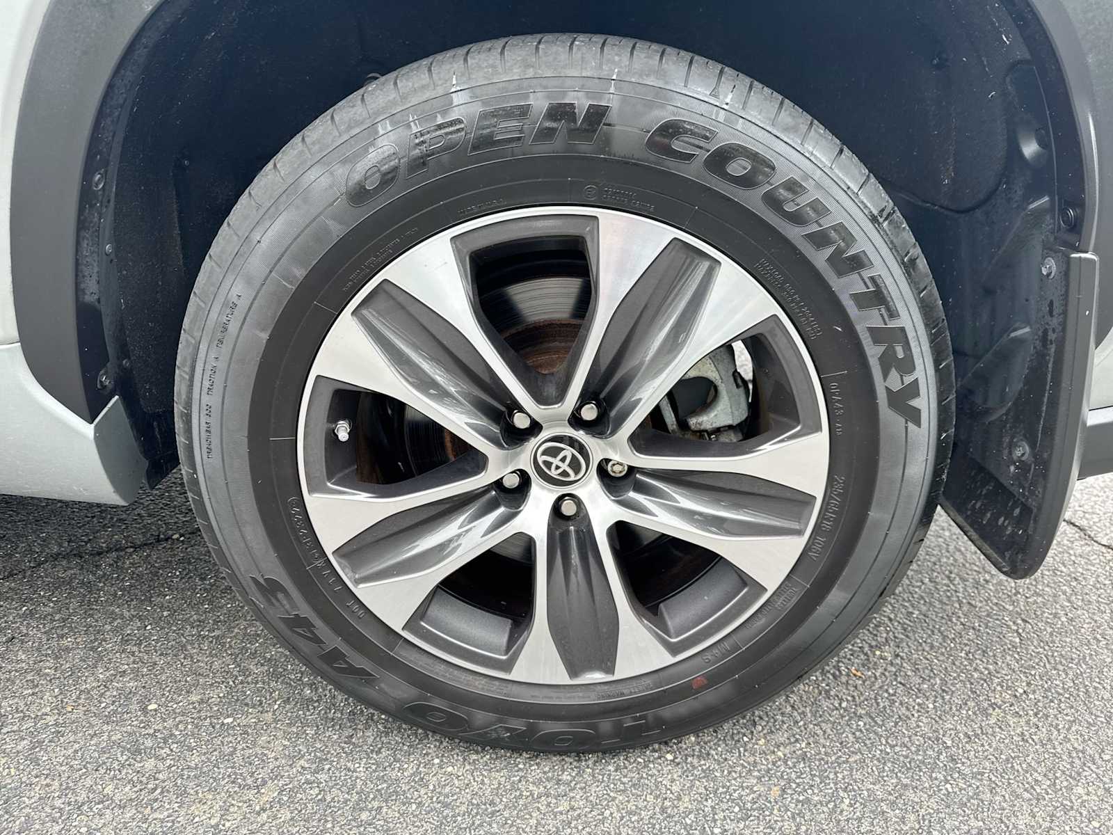 2022 Toyota Highlander XLE 19