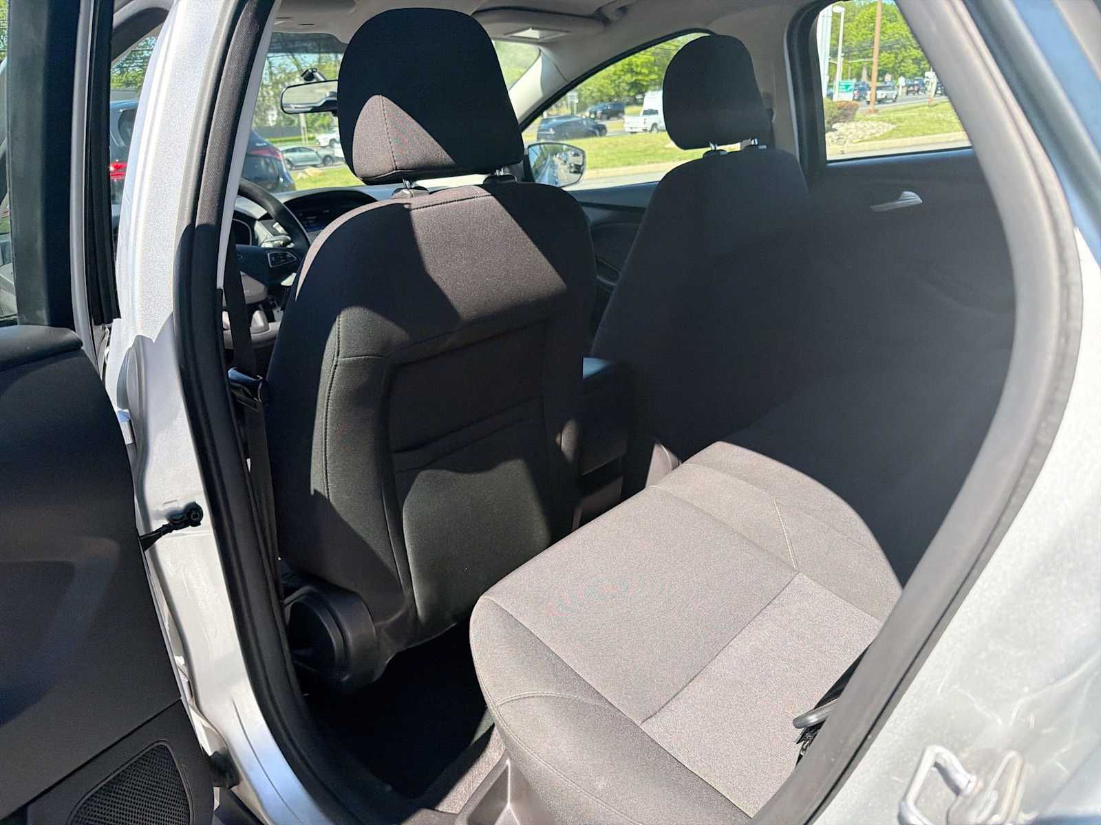 Thumbnail: 2015 Ford Focus - 12