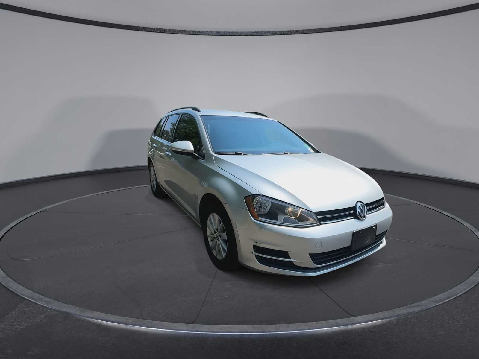 Thumbnail: 2015 Volkswagen e-Golf - 2