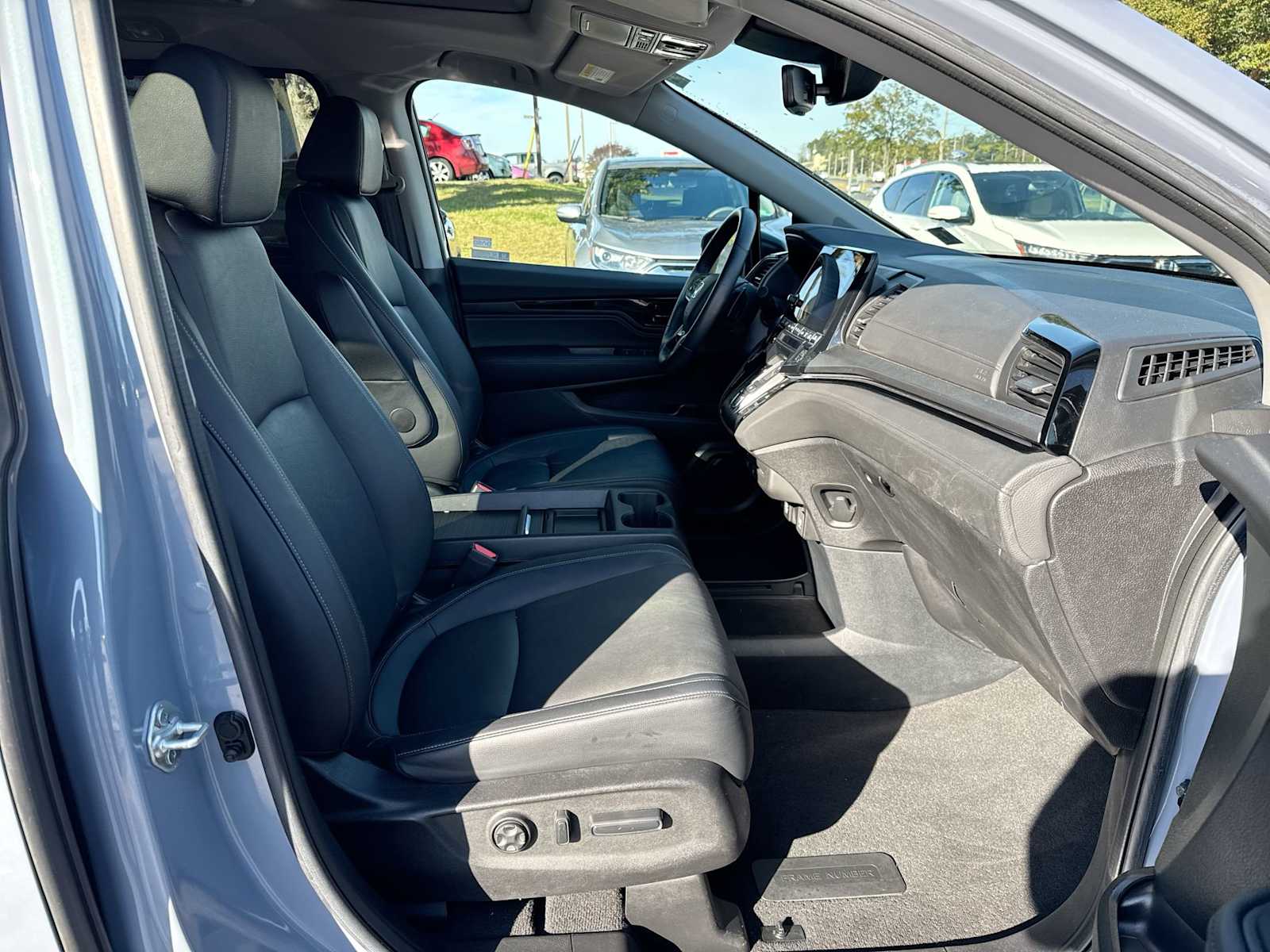 Thumbnail: 2023 Honda Odyssey - 15