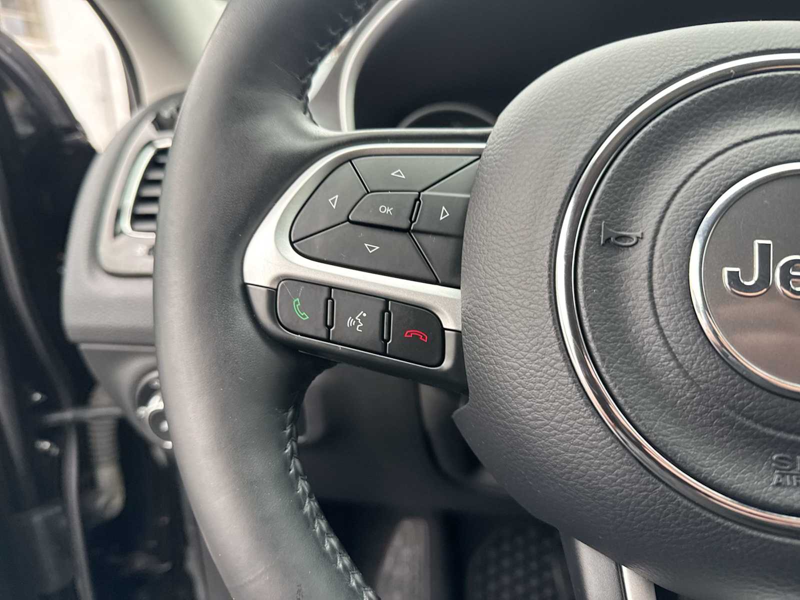 Thumbnail: 2019 Jeep Compass - 23