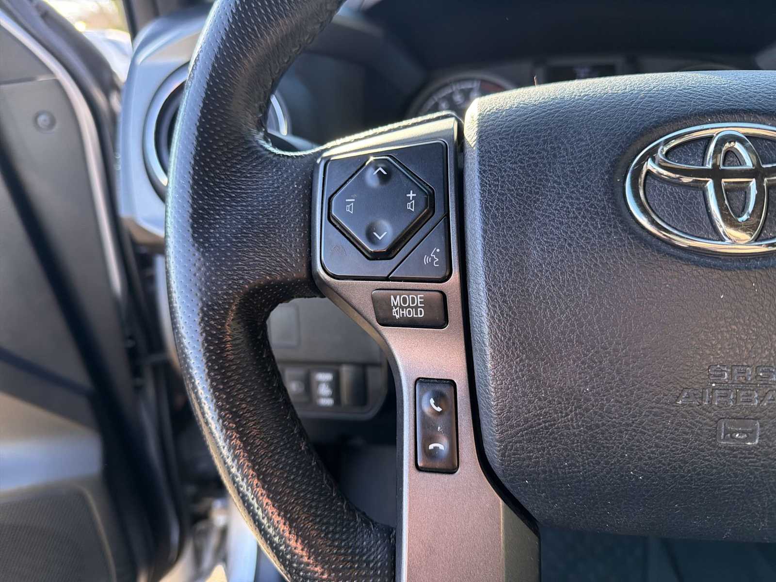 Thumbnail: 2020 Toyota Tacoma - 24